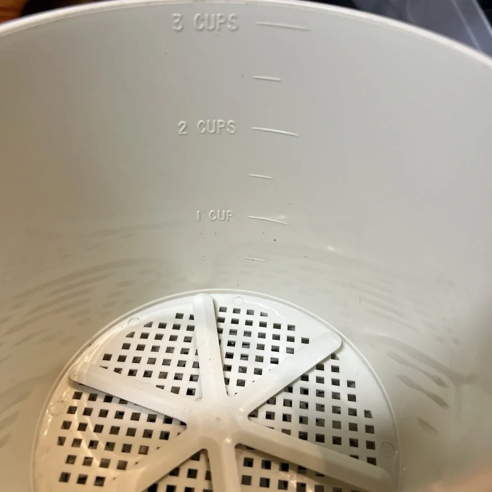 Ekco USA‎ Vintage 3-Cup Manual Flour Sifter / Strainer Cream Plastic Hand Crank